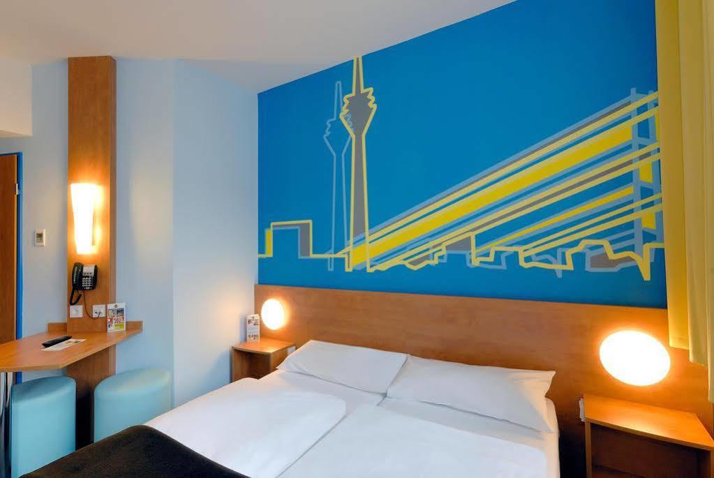 B&B Hotel Duesseldorf-Mitte Exterior foto